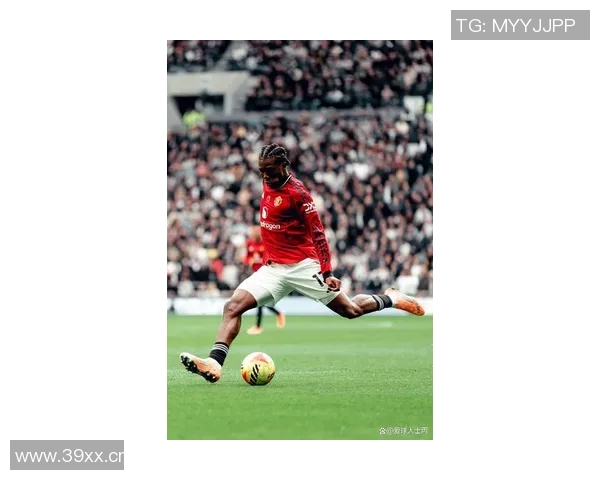 德里赫特谈曼联本赛季目标力争重返欧冠展现球队进步与提升潜力